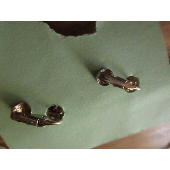 Vintage Purple Clip-On Earrings By Galsheim With Faceted Beads - Picture 3 of 4